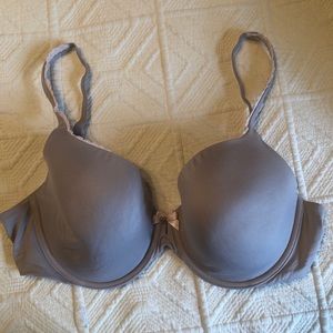 Victoria’s Secret Lined Perfect Coverage Bra 36D